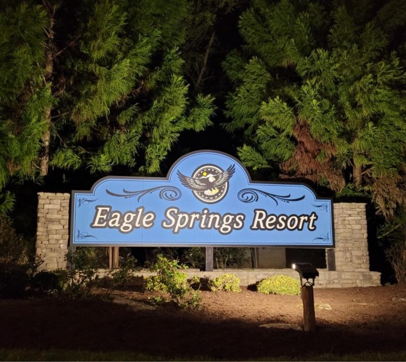 2052 Eagle Feather Dr, Sevierville, TN 37876