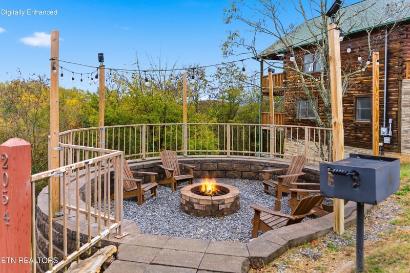 2054 Oakmont Dr, Sevierville, TN 37876