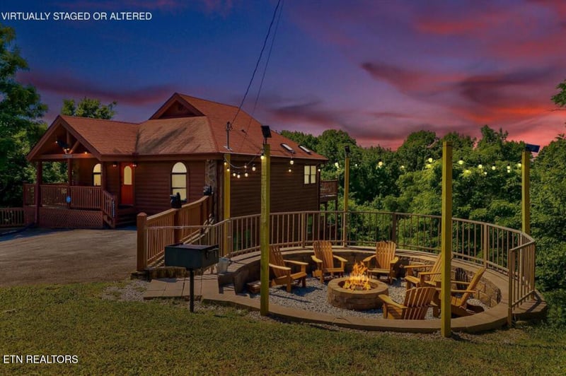 2054 Oakmont Dr, Sevierville, TN 37876