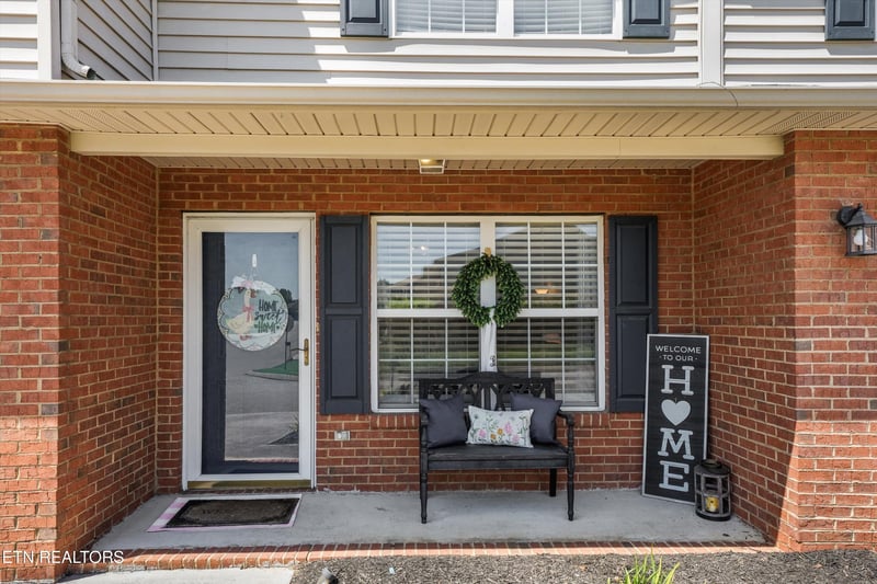 2055 Gatehouse Ln, Powell, TN 37849