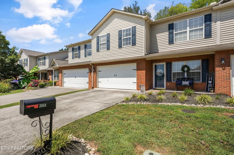 2055 Gatehouse Ln, Powell, TN 37849