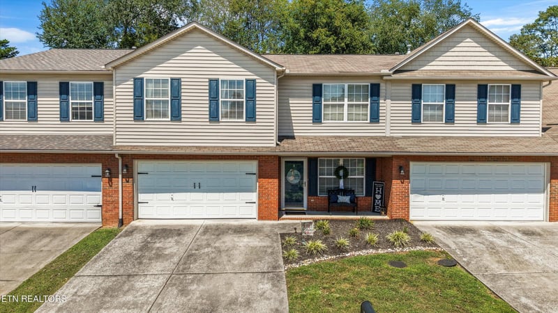 2055 Gatehouse Ln, Powell, TN 37849