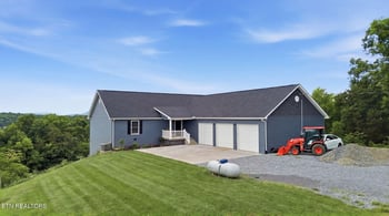 2055 Scott St, Sevierville, TN 37876