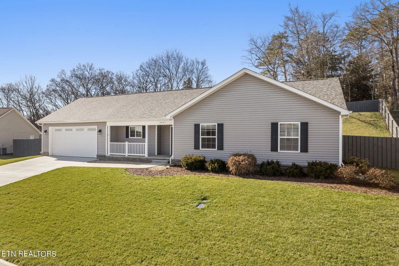 2057 Bluebonnet Dr, Mascot, TN 37806