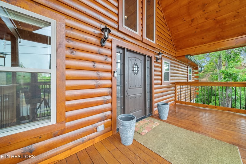 2058 Eagle Feather Dr, Sevierville, TN 37876