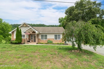 2059 Creswell Rd, Seymour, TN 37865