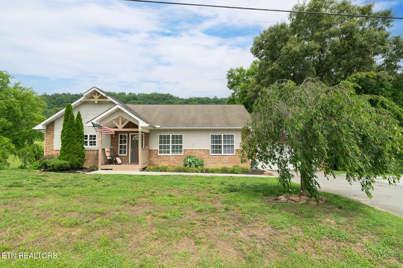 2059 Creswell Rd, Seymour, TN 37865