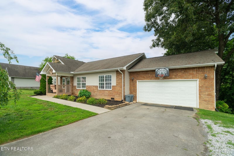 2059 Creswell Rd, Seymour, TN 37865