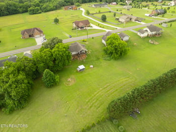 2059 Creswell Rd, Seymour, TN 37865
