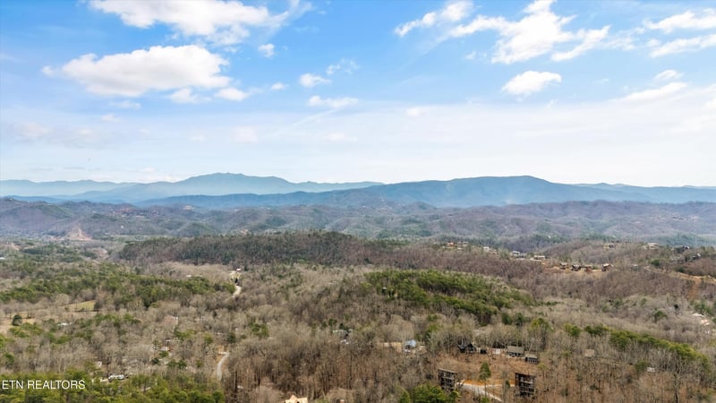 2059 Wicks Way, Sevierville, TN 37876