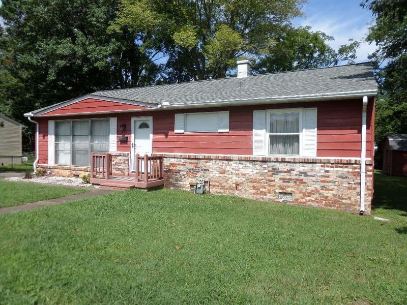 206 Alder Ln, Oak Ridge, TN 37830