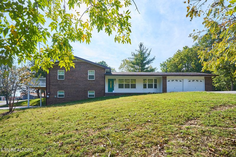206 Alexanderia St, Sevierville, TN 37862