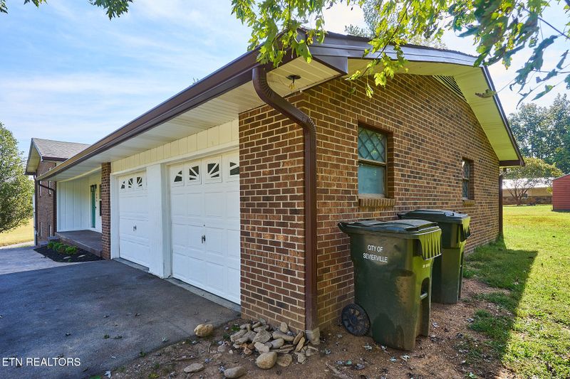 206 Alexanderia St, Sevierville, TN 37862