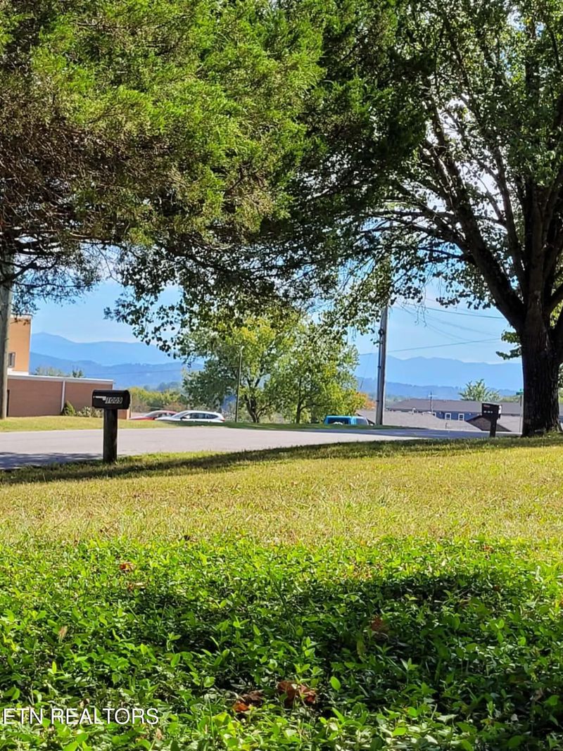 206 Alexanderia St, Sevierville, TN 37862