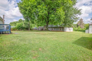 206 Bennett St, Sweetwater, TN 37874