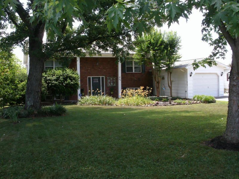 206 Bobwhite Cir, Maryville, TN 37803