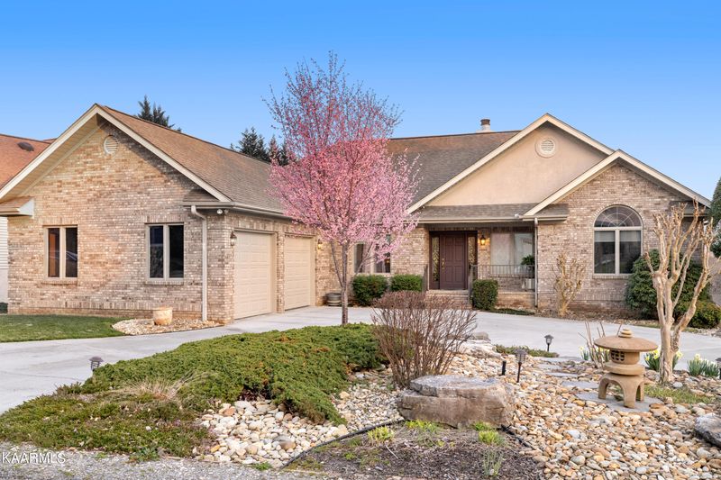 206 Chogi Ln, Loudon, TN 37774