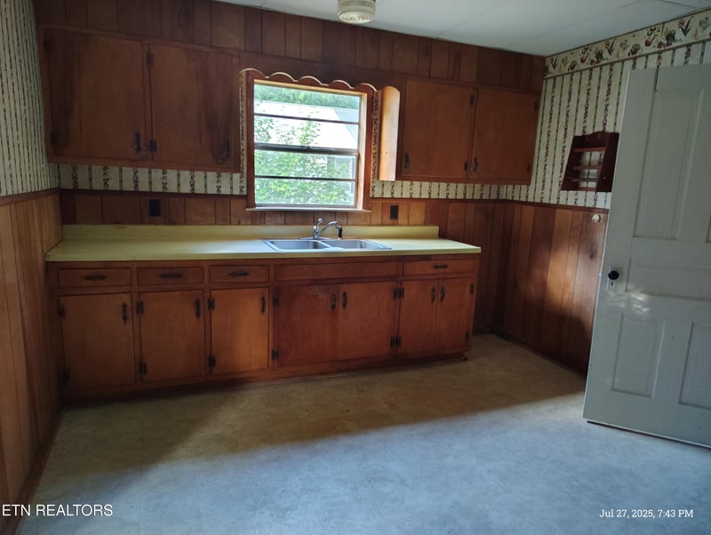 206 County Road 738, Riceville, TN 37370