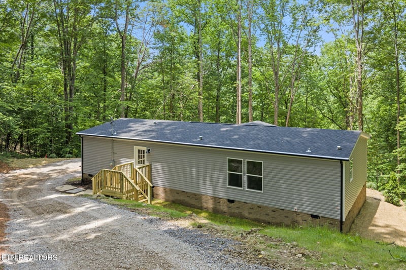 206 Cumberland View Est Rd, Rocky Top, TN 37769