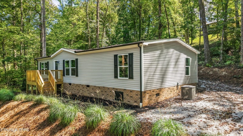 206 Cumberland View Rd, Rocky Top, TN 37769