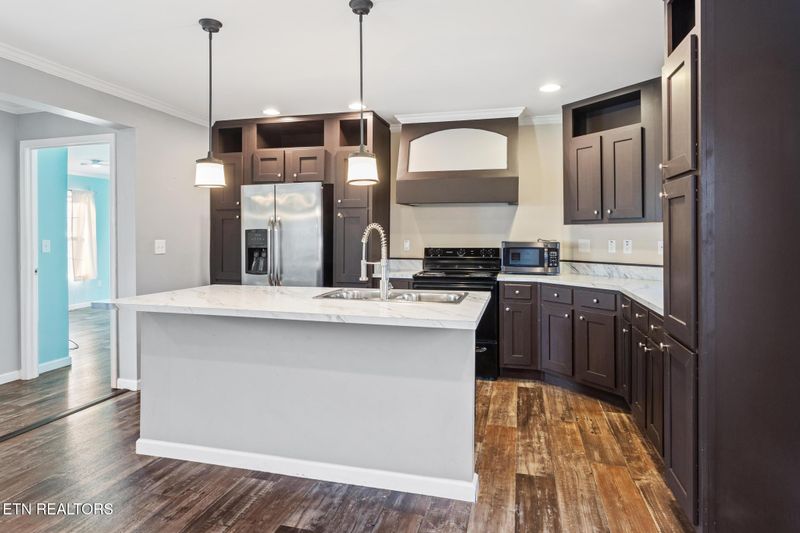 206 Dream Catcher Ln, Powell, TN 37849
