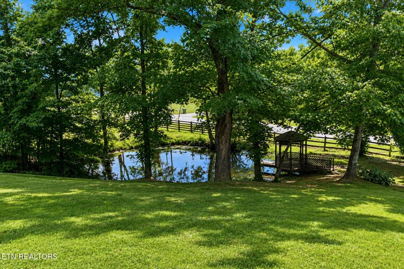 206 E Brushy Valley Dr, Powell, TN 37849