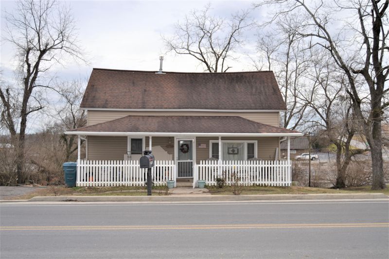 206 E First St, Crossville, TN 38555