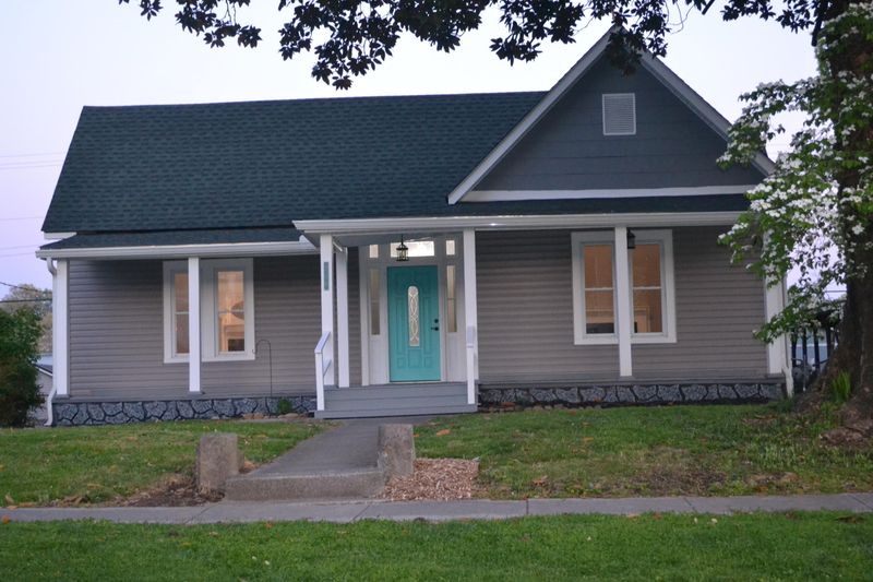 206 E Springdale Ave, Knoxville, TN 37917