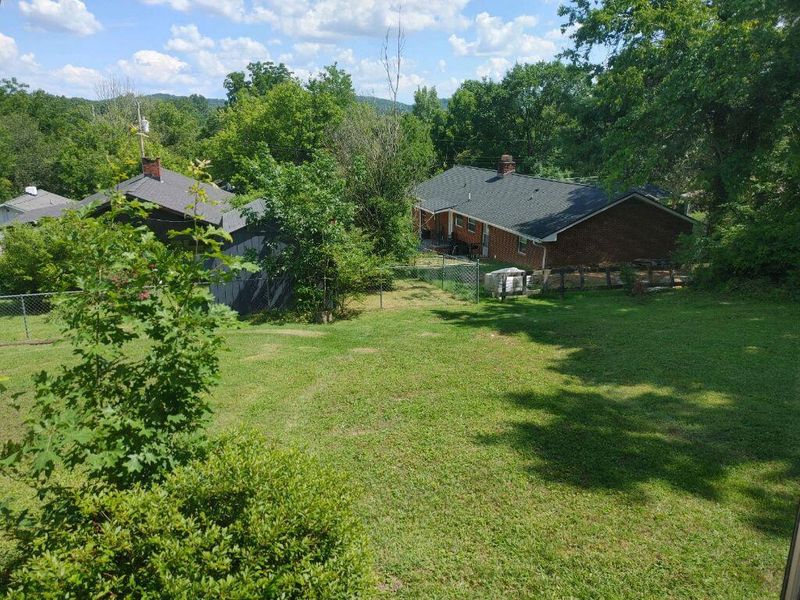 206 E Tennessee Ave, Oak Ridge, TN 37830
