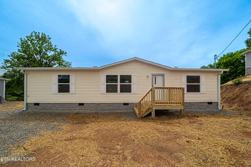 206 Hillside Dr, Lafollette, TN 37766