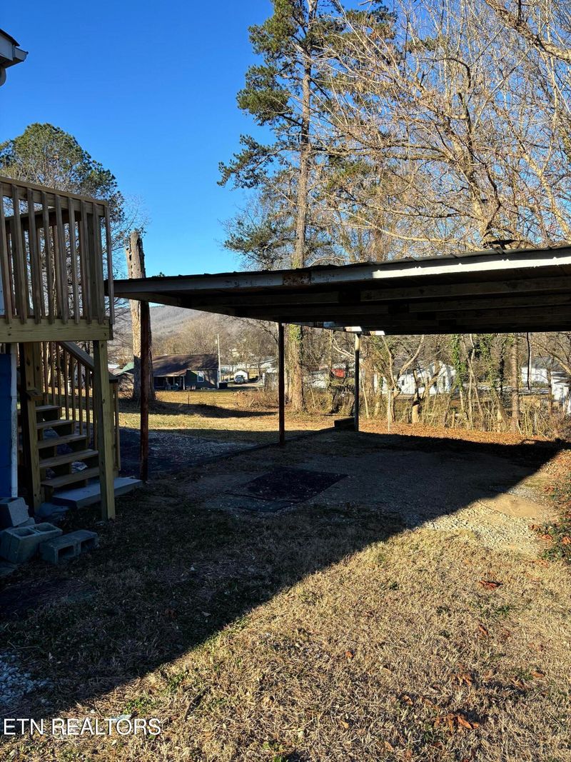 206 Long Dr, Harriman, TN 37748