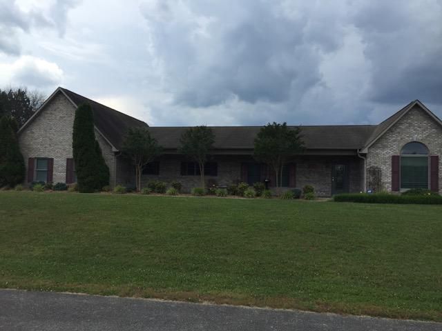 206 Montgomery View Dr, Harriman, TN 37748