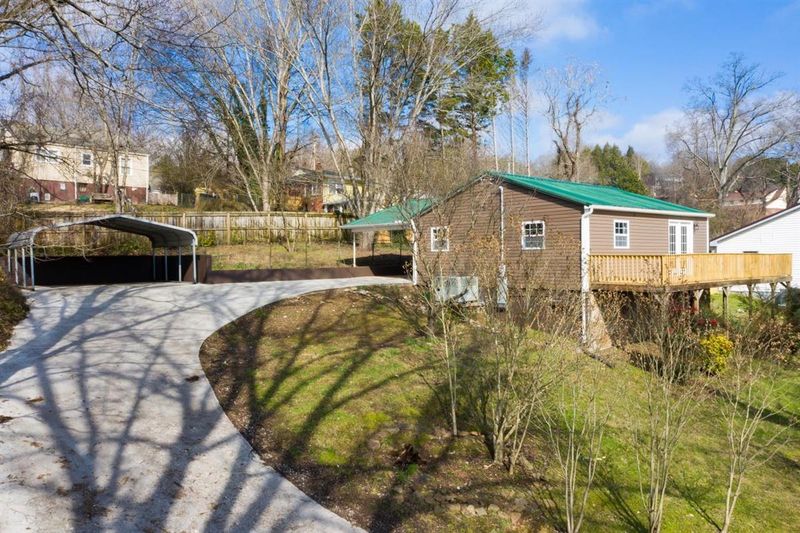 206 Oak St, Clinton, TN 37716