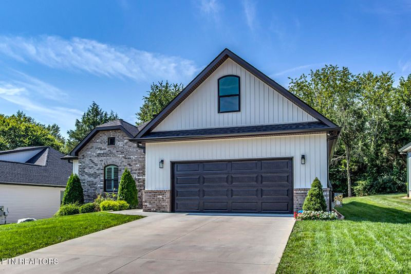 206 Ogana Ln, Loudon, TN 37774