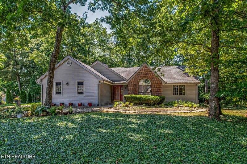 206 Oohleeno Tc, Loudon, TN 37774
