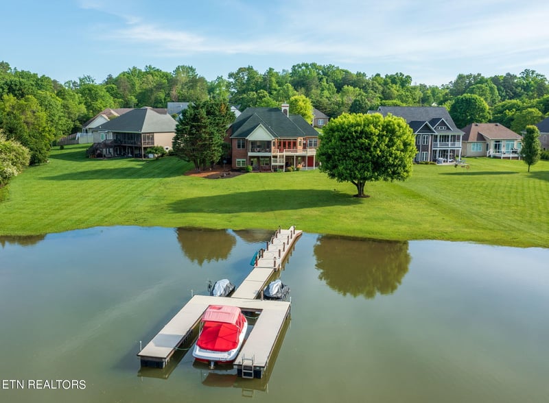206 Oologila Pl, Loudon, TN 37774