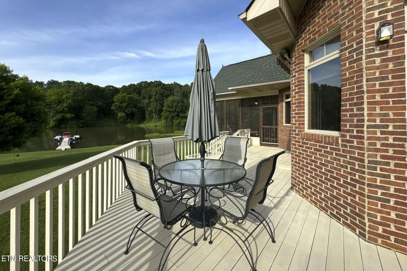 206 Oologila Pl, Loudon, TN 37774