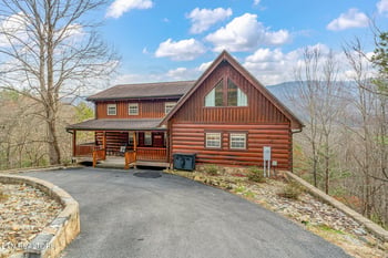 206 Rodeo Dr, Gatlinburg, TN 37738