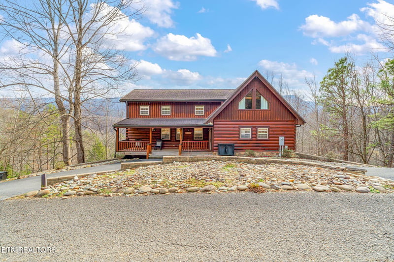 206 Rodeo Dr, Gatlinburg, TN 37738