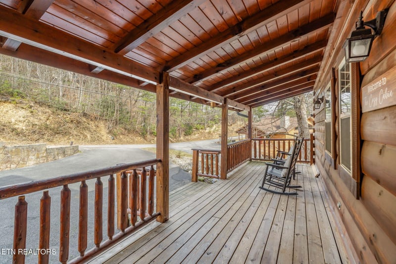 206 Rodeo Dr, Gatlinburg, TN 37738