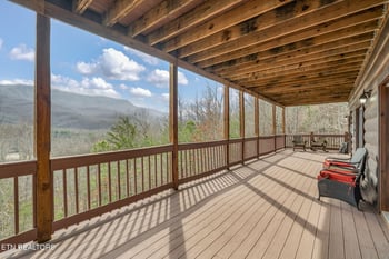 206 Rodeo Dr, Gatlinburg, TN 37738