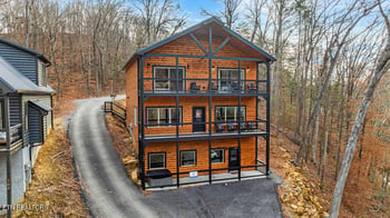 206 S Smoky Mountain Way, Sevierville, TN 37876