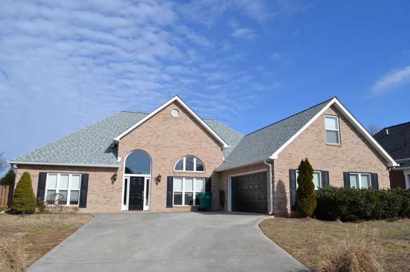 206 Shadowfax Rd, Knoxville, TN 37934