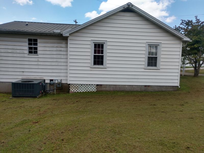 206 State St, Harriman, TN 37748
