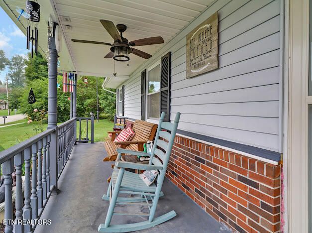 206 Styles Ln, Harriman, TN 37748
