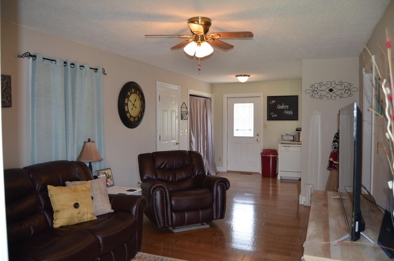 206 Town Loop, Crossville, TN 38555