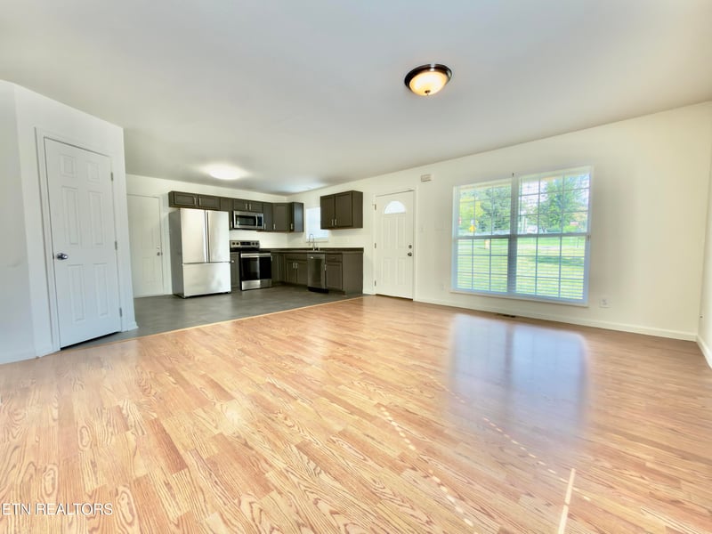 206 W Edison St, Alcoa, TN 37701