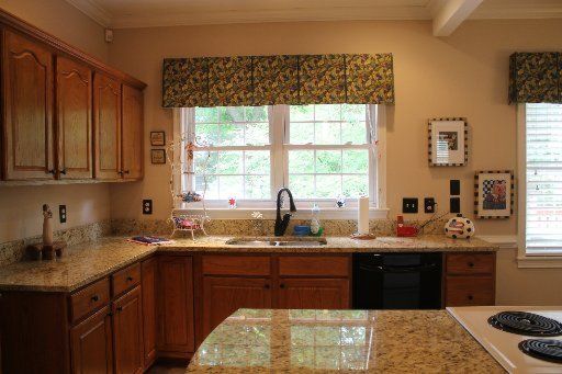 206 Windstone Blvd, Powell, TN 37849