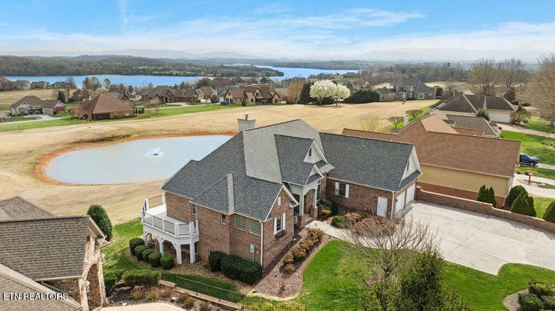 206 Wren Ct, Vonore, TN 37885