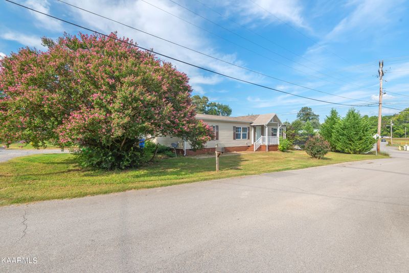 206 York St, Clinton, TN 37716